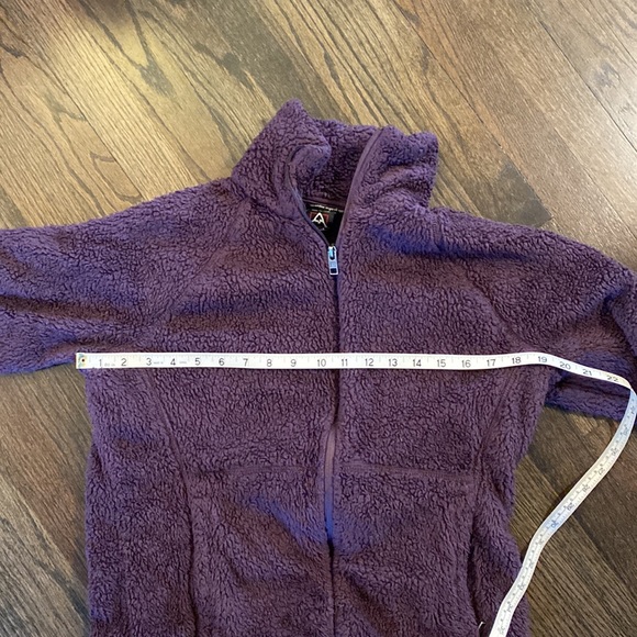 Avalanche Purple Fuzzy Jacket Zip Midlayer Thermalation Medium M GUC - Picture 3 of 8